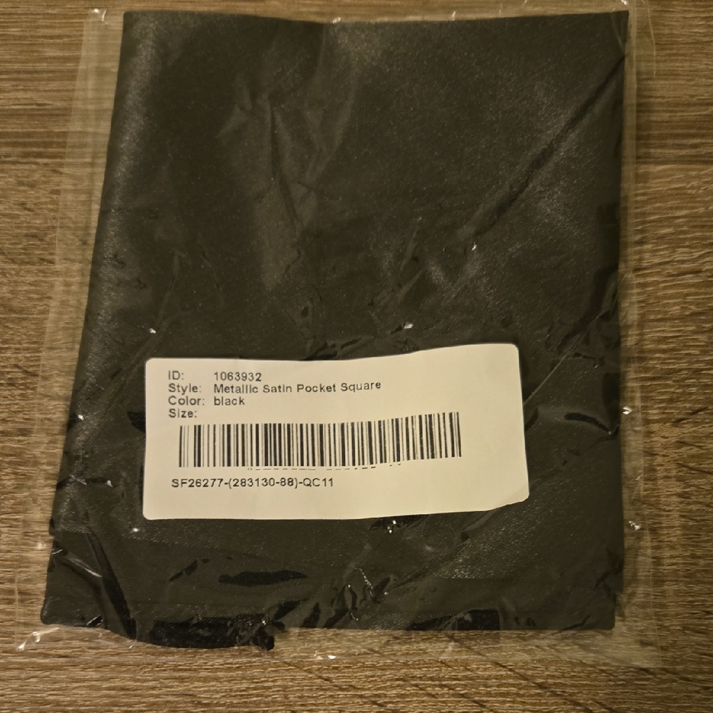 NWT Azazie Black Metallic Satin Pocket Square